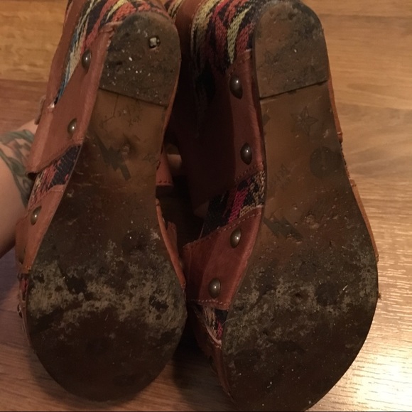 Betsey Johnson > Platform wedge heels - Picture 7 of 8